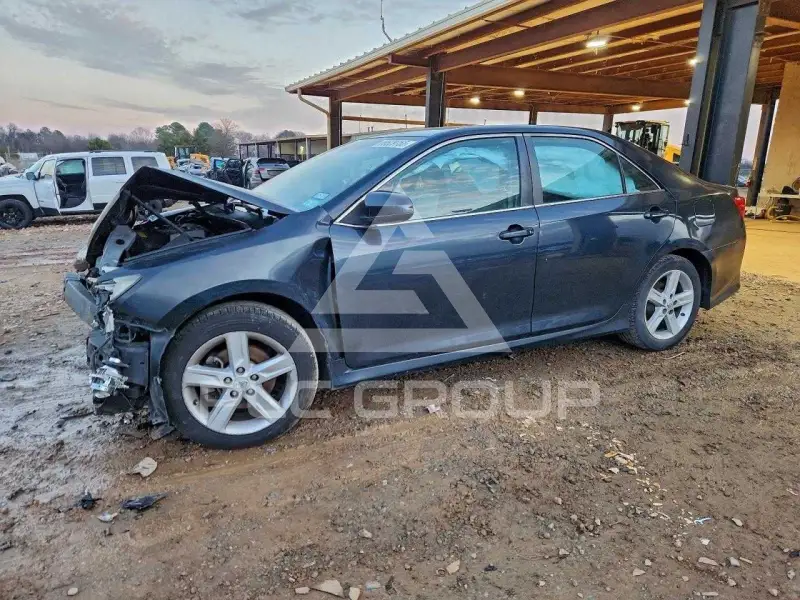 2014 Toyota CAMRY фото