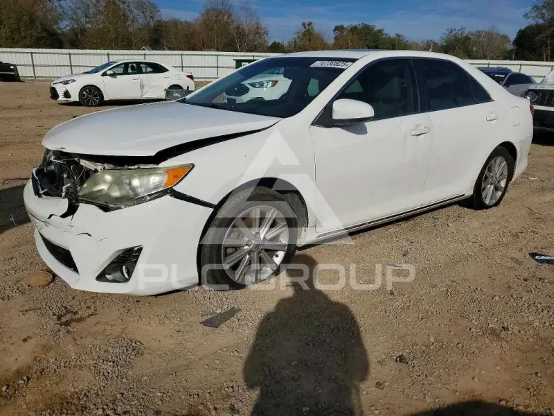 2014 Toyota CAMRY фото