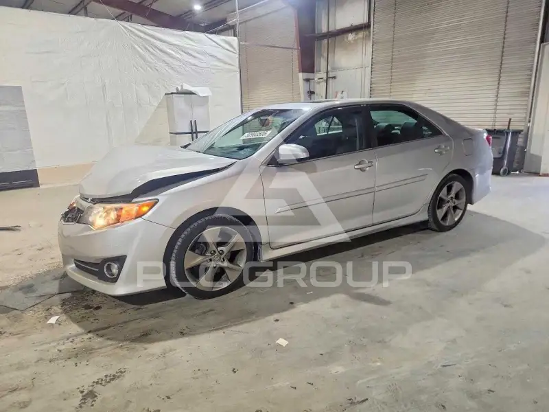 2014 Toyota CAMRY фото