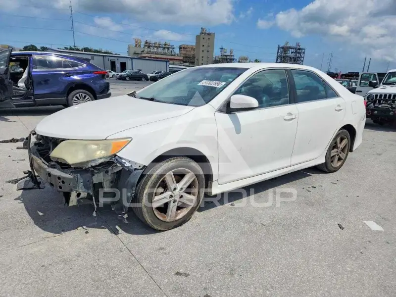 2014 Toyota CAMRY фото