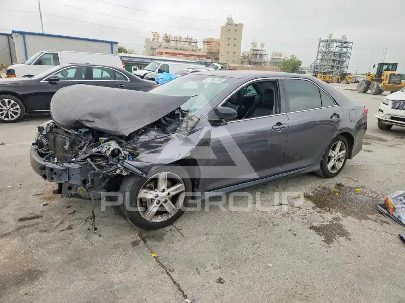 2014 Toyota CAMRY фото