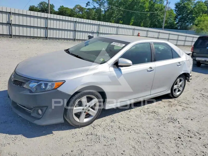 2014 Toyota CAMRY фото