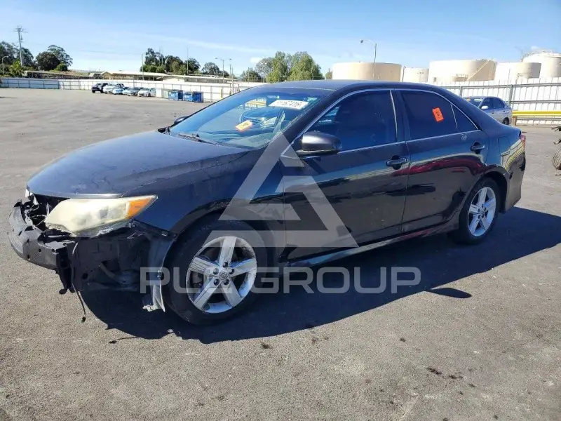 2014 Toyota CAMRY фото