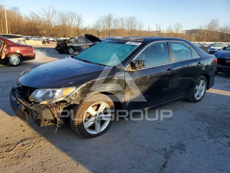 2014 Toyota CAMRY фото