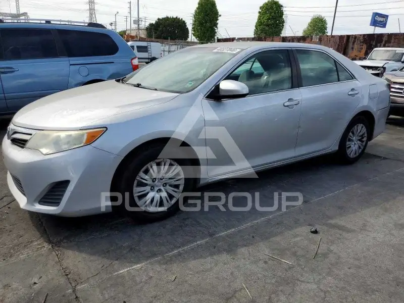 2014 Toyota CAMRY фото