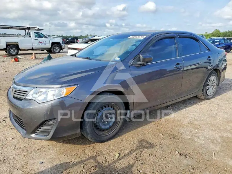 2014 Toyota CAMRY фото