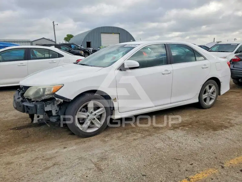 2014 Toyota CAMRY фото