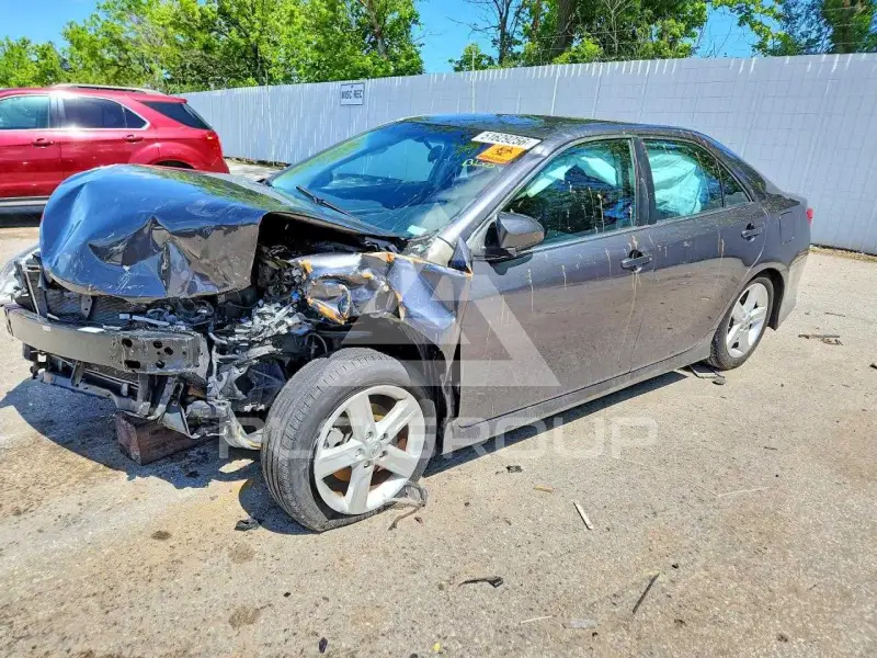 2014 Toyota CAMRY фото