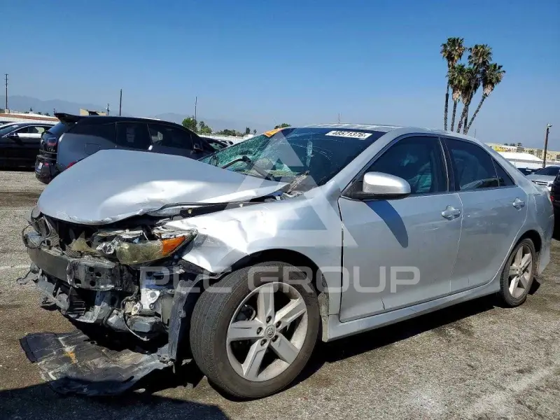 2014 Toyota CAMRY photo