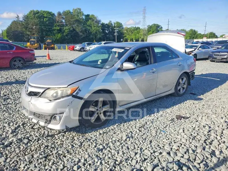 2014 Toyota CAMRY фото