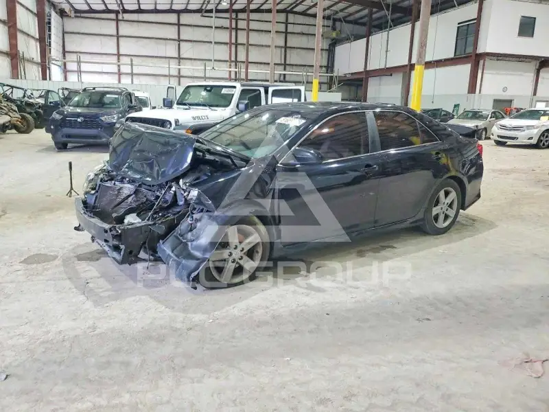 2014 Toyota CAMRY фото