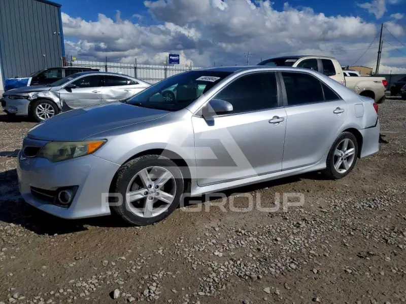 2014 Toyota CAMRY фото
