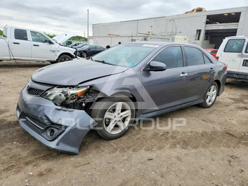 2014 Toyota CAMRY photo