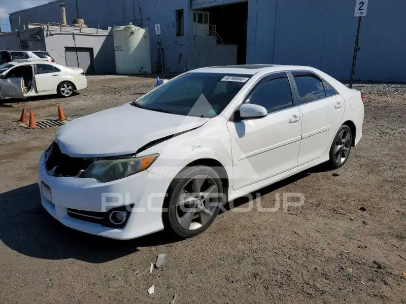 2014 Toyota CAMRY фото