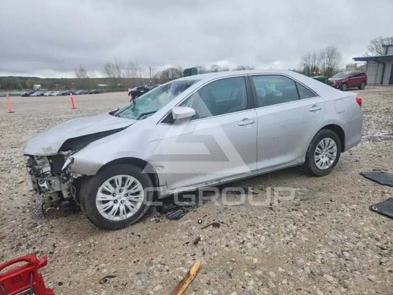2014 Toyota CAMRY фото