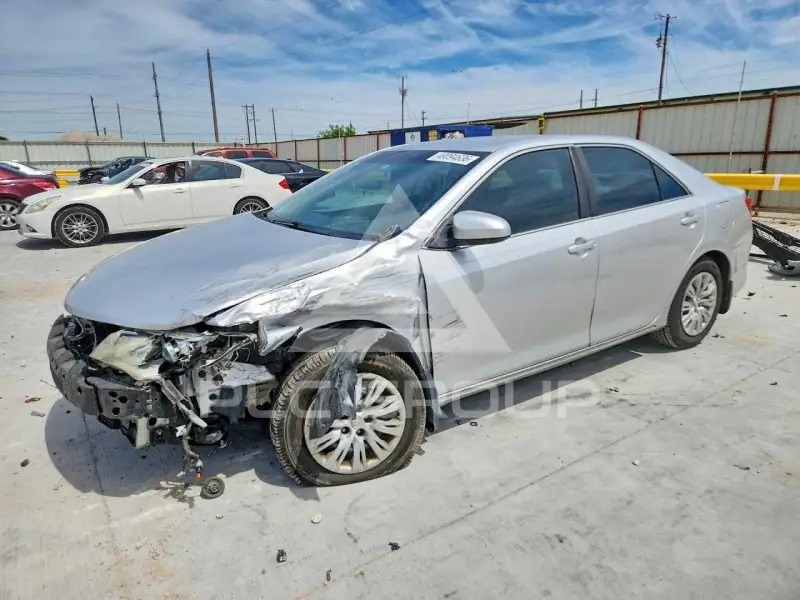 2014 Toyota CAMRY фото