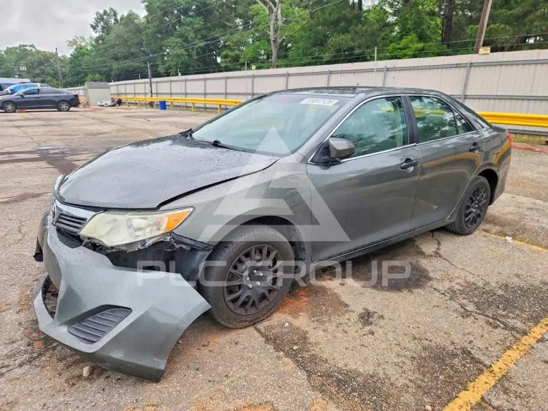 2014 Toyota CAMRY фото