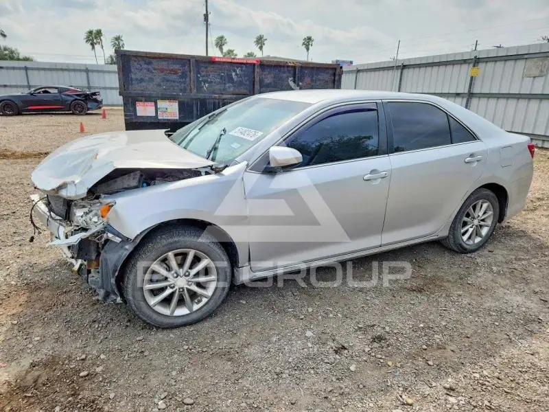 2014 Toyota CAMRY фото