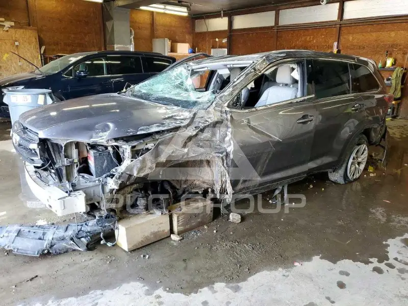 2014 Toyota Highlander photo