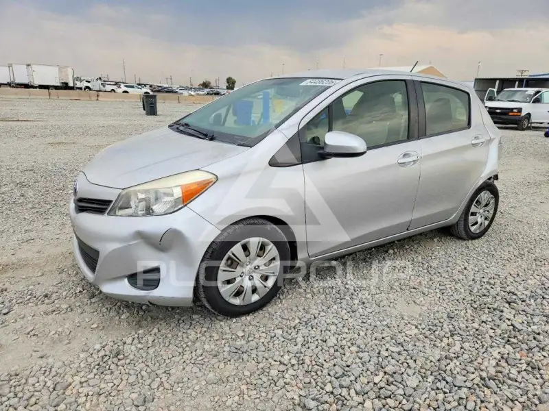 2014 Toyota YARIS фото
