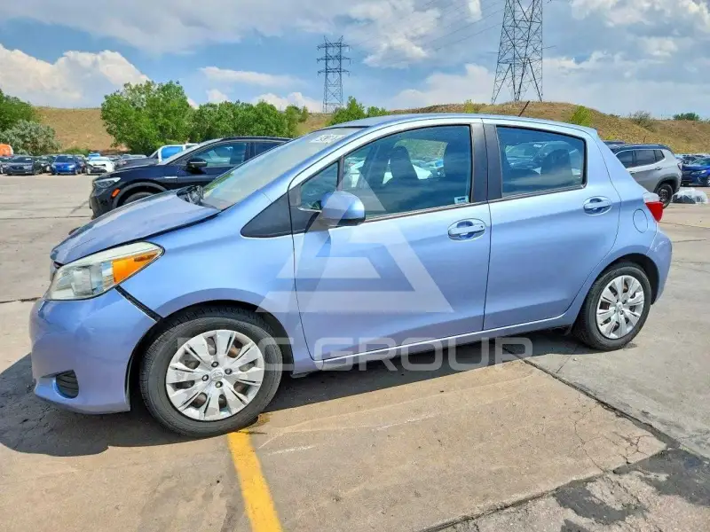 2014 Toyota YARIS фото