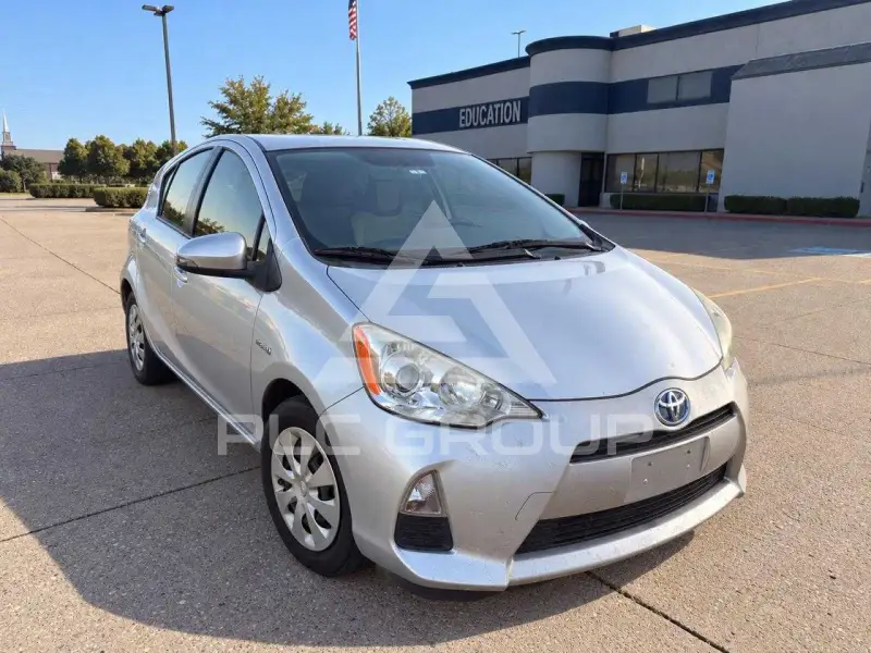 2014 Toyota PRIUS фото