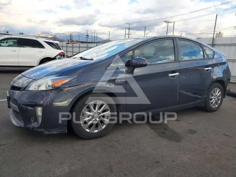 2014 Toyota PRIUS фото