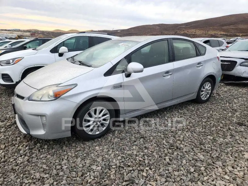 2014 Toyota PRIUS фото