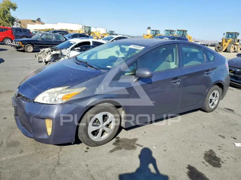 2014 Toyota PRIUS фото