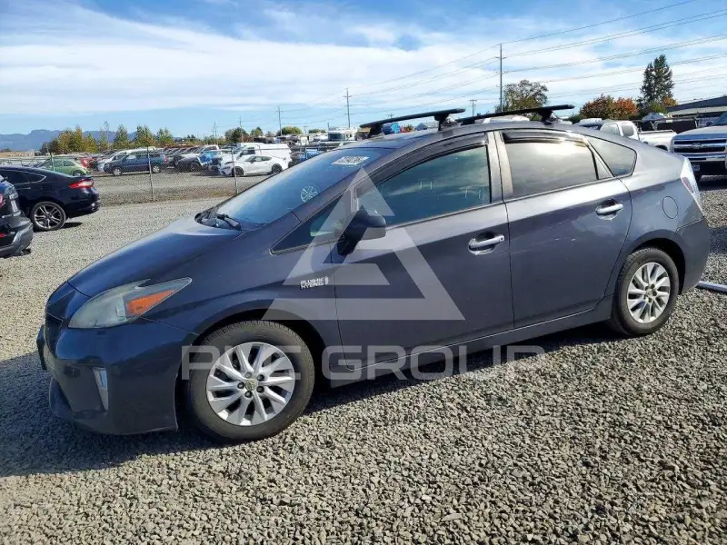 2014 Toyota PRIUS photo