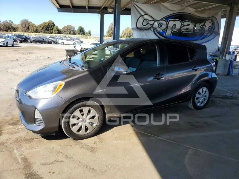 2014 Toyota PRIUS фото