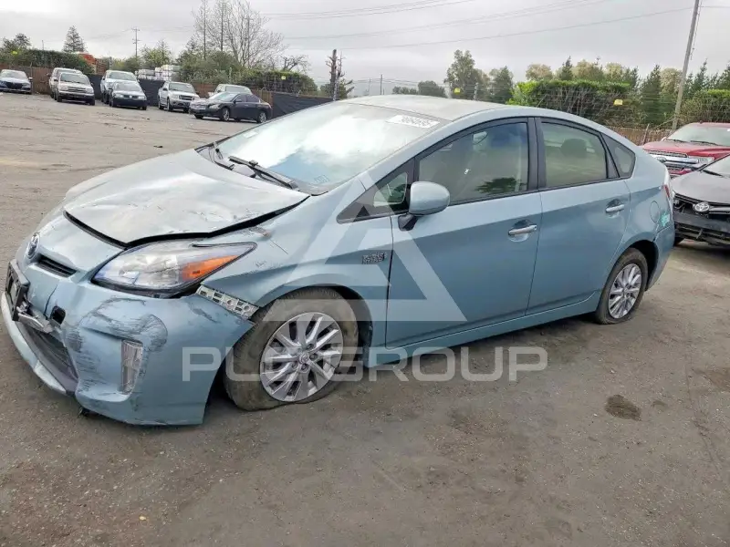 2014 Toyota PRIUS фото
