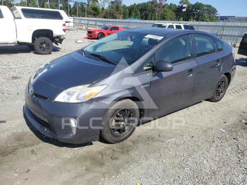 2014 Toyota PRIUS photo
