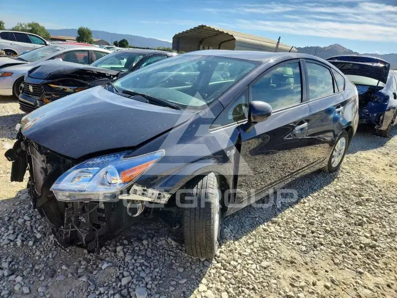 2014 Toyota PRIUS фото