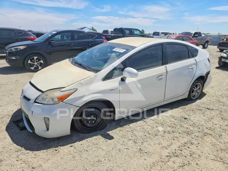 2014 Toyota PRIUS photo