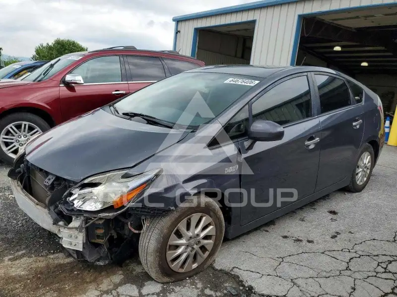 2014 Toyota PRIUS фото