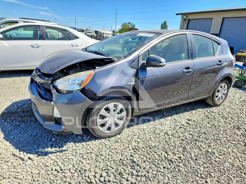 2014 Toyota PRIUS photo