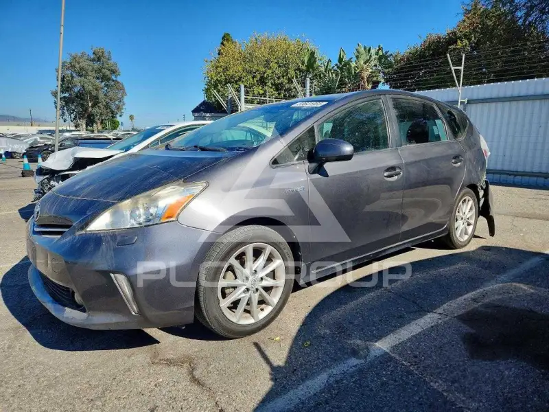 2014 Toyota PRIUS photo
