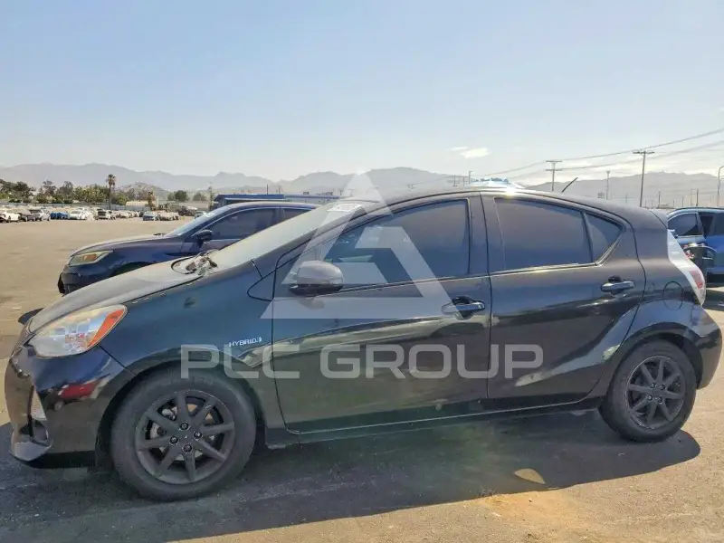 2014 Toyota PRIUS photo