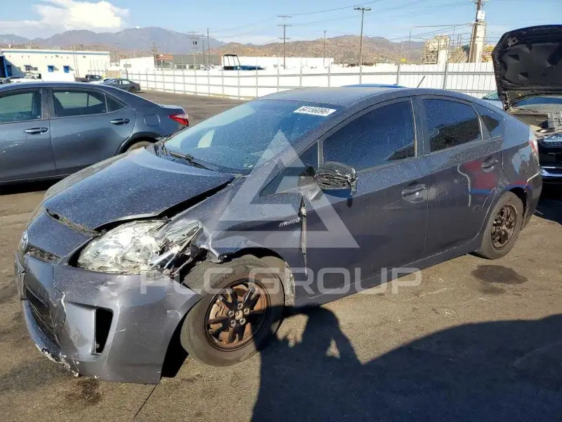 2014 Toyota PRIUS фото