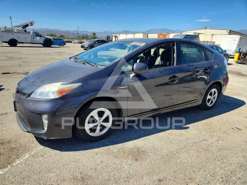 2014 Toyota PRIUS фото