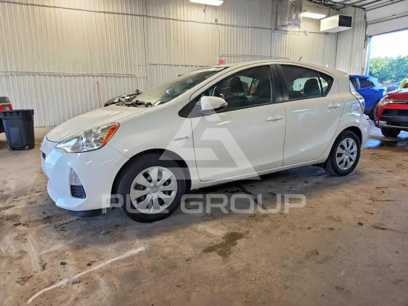 2014 Toyota PRIUS photo