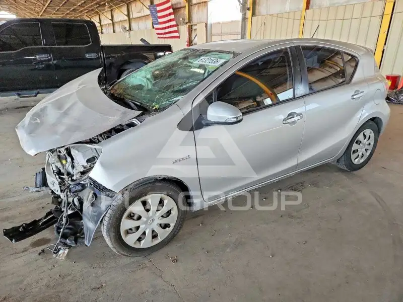 2014 Toyota PRIUS photo