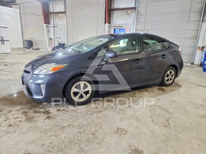 2014 Toyota PRIUS фото