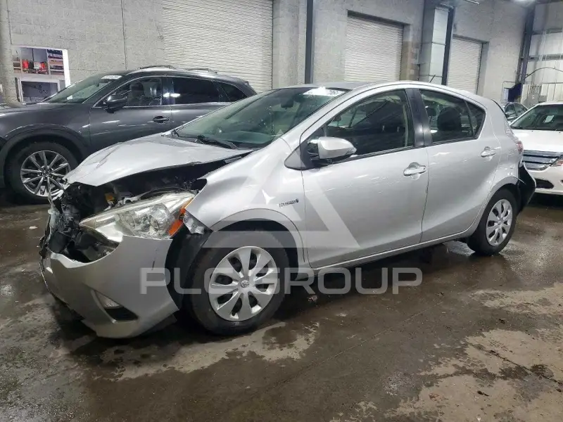 2014 Toyota PRIUS photo