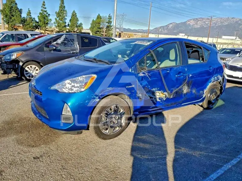 2014 Toyota PRIUS photo