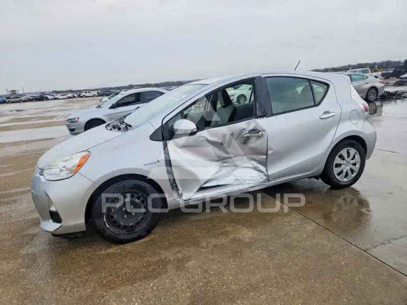 2014 Toyota PRIUS фото