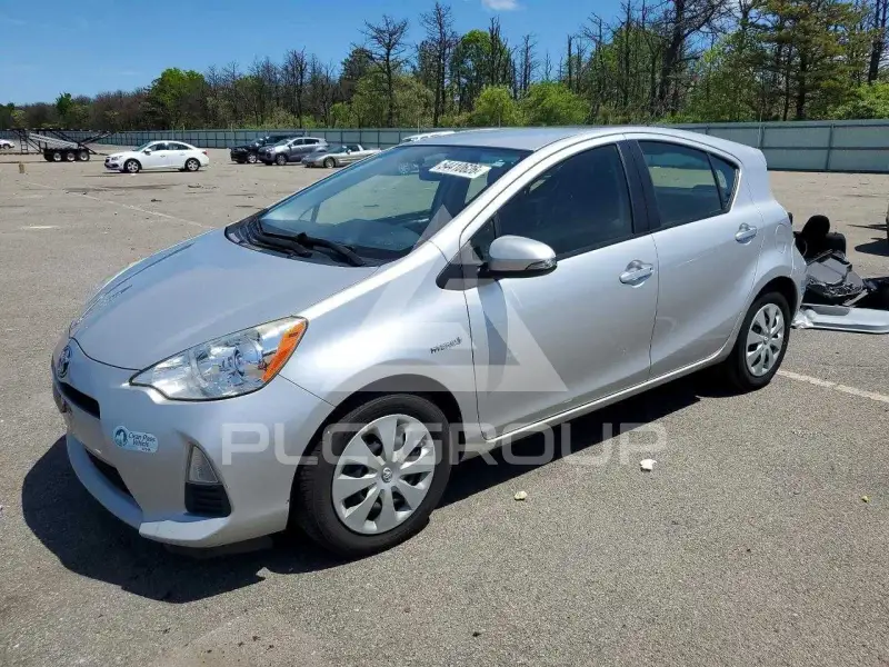 2014 Toyota PRIUS photo