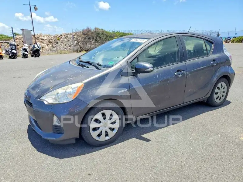 2014 Toyota PRIUS фото