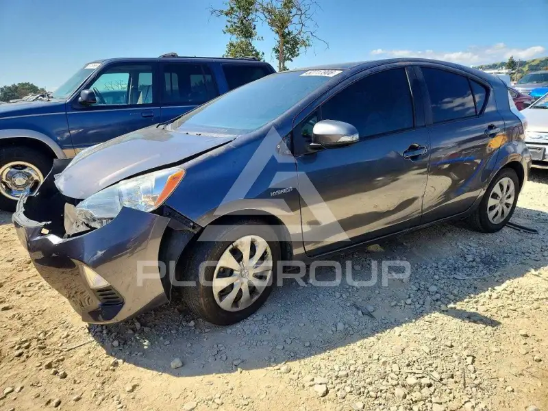 2014 Toyota PRIUS фото